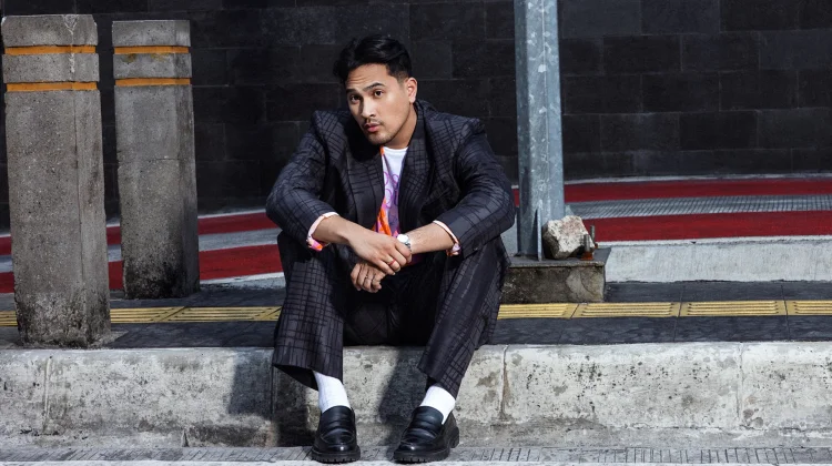 Adrian Khalif Rilis “2001x”, Angkat Dinamika Hubungan Penuh Konflik