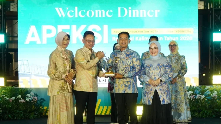 Tukar Cinderamata hingga Bahas Masa Depan Kota, Yamin Panaskan Forum APEKSI