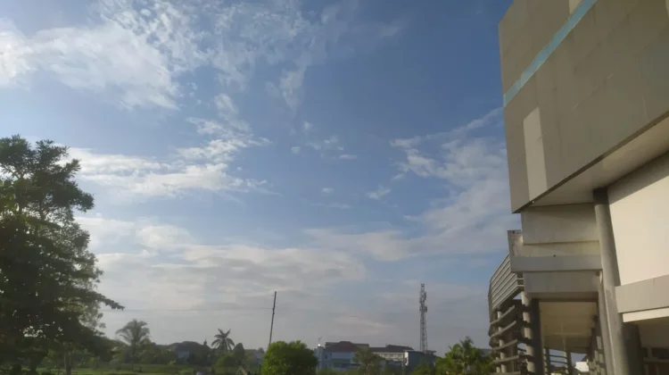 BMKG: Kalsel Hari ini Cerah Berawan hingga Berawan
