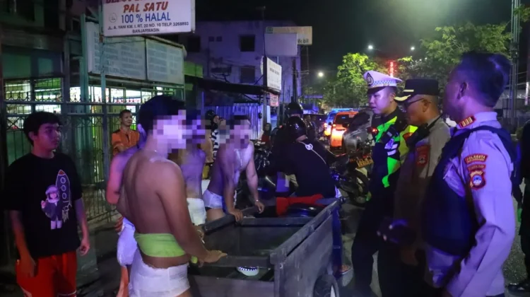 Bikin Konten di Jalan, Polresta Banjarmasin Tegur Pemuda Cosplay Tuyul