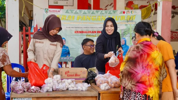 Sambut Waisak, Disperindag Balangan Gelar Pasar Murah di Desa Kapul