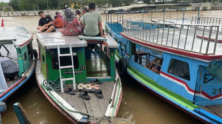 Solar Langka, Motoris Klotok Wisata Banjarmasin Menjerit