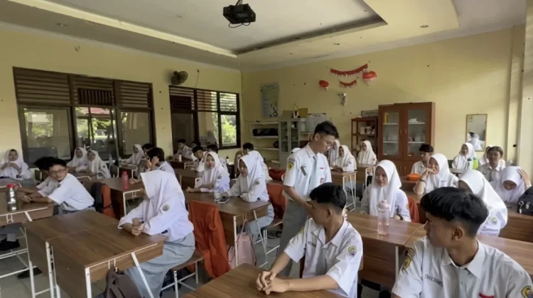 Dunia Pendidikan Hadapi Tantangan Globalisasi & Teknologi