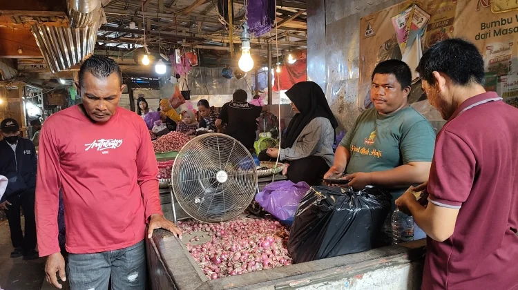 Harga Bawang Meroket Tajam di Banjarmasin Naik Hampir 100 Persen
