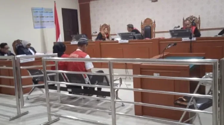 Kompak Jual Narkotika, Ibu dan Anak Divonis 7,5 Tahun Penjara