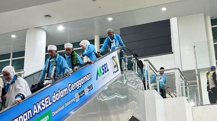 Jemaah Kloter 1 Tiba di Bandara Internasional Syamsudin Noor