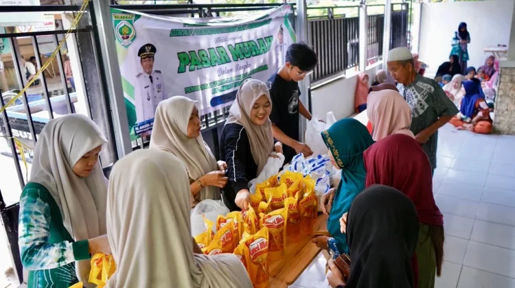Warga Desa Pupuyuan Serbu Pasar Murah Disperindag Balangan