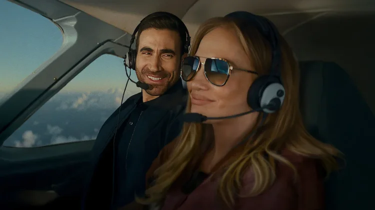 Jennifer Lopez Jadi CEO Maskapai dalam Film Office Romance