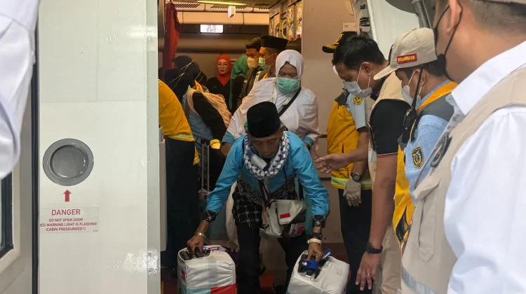 Jemaah Haji Kloter 2 Asal Banjar Tiba di Debarkasi Banjarmasin, 358 Jemaah Sehat