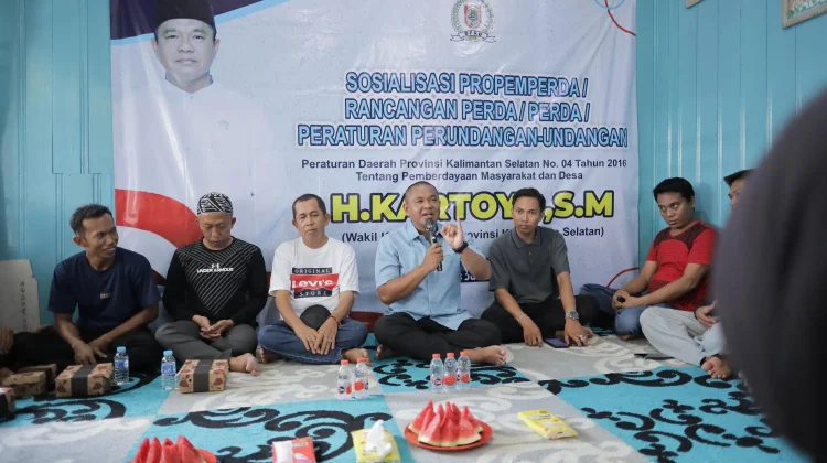 Kartoyo Sosialisasikan Perda Pemberdayaan Desa, Apresiasi Potensi Usaha Jahit