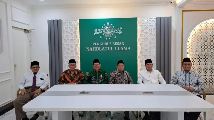 Rektor UNUKASE Hadiri Pelantikan Pengurus Baru FR-PTNU