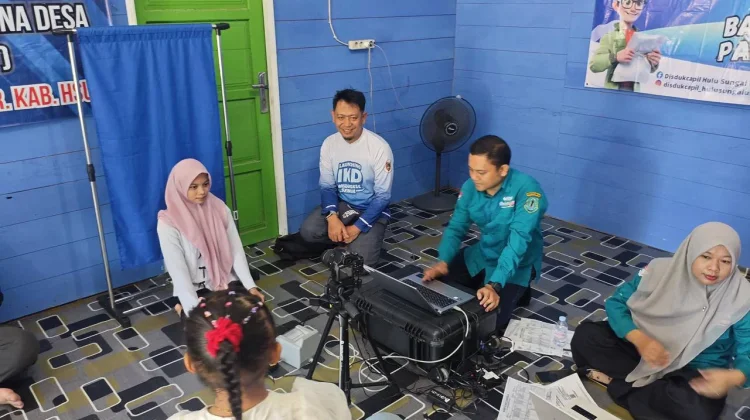 "BAILANG PAKACIL" Tembus Rawa Paminggir, PastikanLayanan Adminduk hingga Pelosok