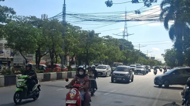 Kabel Fiber Optik Melintang Bikin Resah, Pemko Banjarmasin Siapkan Penertiban