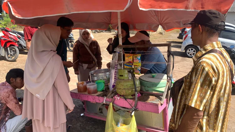 Es Cendol dan Pentol Keliling Ala Susana