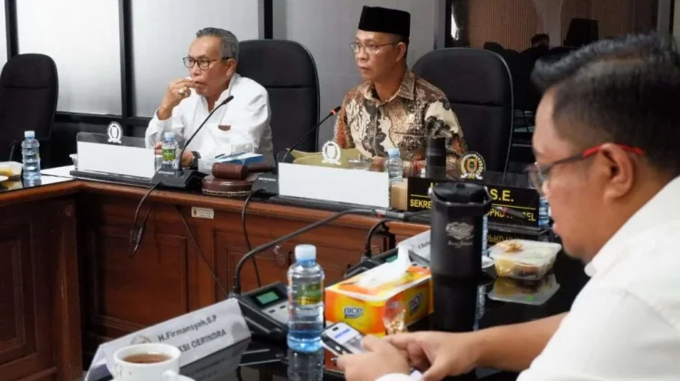 Pansus I DPRD Kalsel Tunda Bahas Raperda Pajak Retribusi Daerah