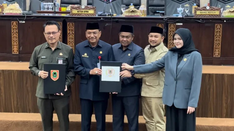 Paripurna DPRD Kalsel Sahkan Raperda Penanaman Modal Daerah