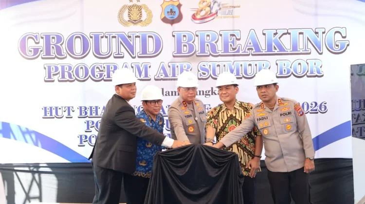 Sambut Hari Bhayangkara, Polda Kalsel Bangun Sumur untuk Warga