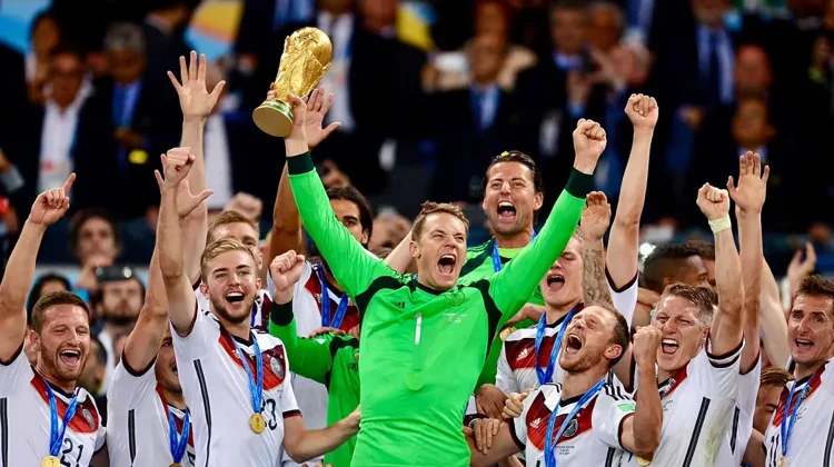 Neuer Berpeluang Pecahkan Rekor Kiper Penampilan Terbanyak di Piala Dunia