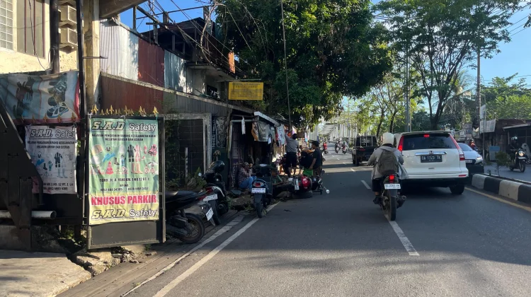 Penataan Jalan Ahmad Yani: Jalan Dilebarkan, Pipa Raksasa Dipasang