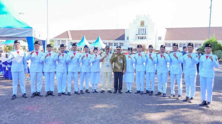Supian HK Dukung Lomba Formasi Pengibaran Bendera Kalsel