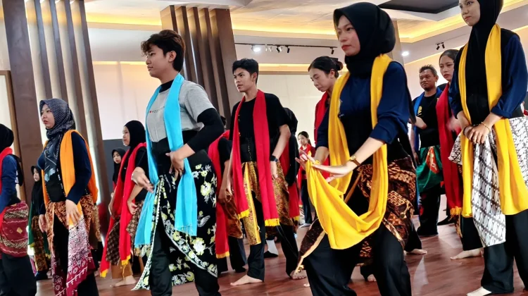 Dengan Lokakarya Tari Garapan Baru, Hidupkan Kembali Seni Topeng Banjar