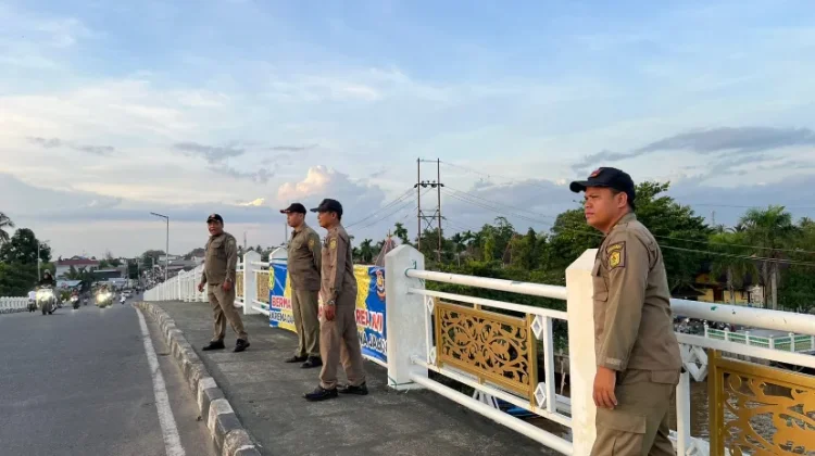 Satpol PP Banjarmasin Perketat Pengawasan Layang-Layang di Kawasan Jembatan