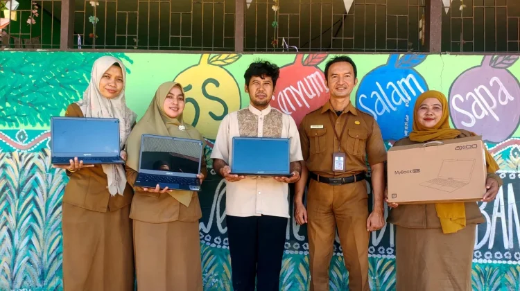 Disdik Banjar Dorong Transformasi Digital Pendidikan Melalui Bantuan Laptop