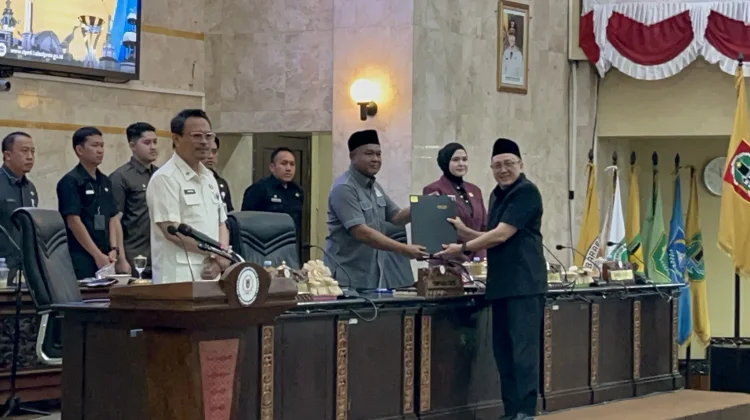Fraksi DPRD Kalsel Sampaikan Pandangan Umum Pertanggungjawaban APBD 2025