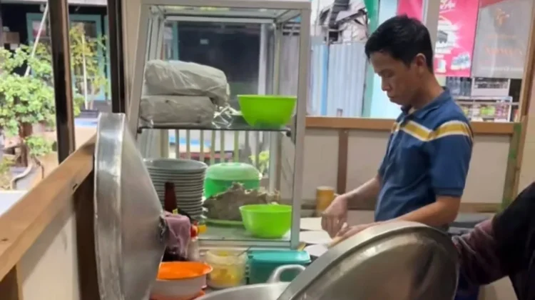 Soto Kuin, Warisan Kuliner Legendaris yang Tetap Digemari