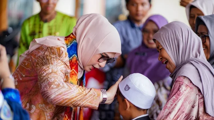 Momentum Hari Asyura, Wali Kota Banjarbaru Salurkan Santunan untuk Anak Yatim