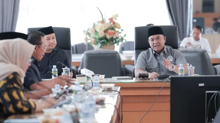 Banggar DPRD Bahas Pertanggungjawaban APBD Kalsel Tahun 2025 Bersama TAPD