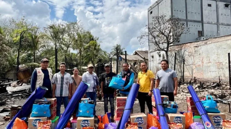 Pemkab Tanah Bumbu Salurkan Bantuan Logistik Korban Kebakaran Mekar Sari