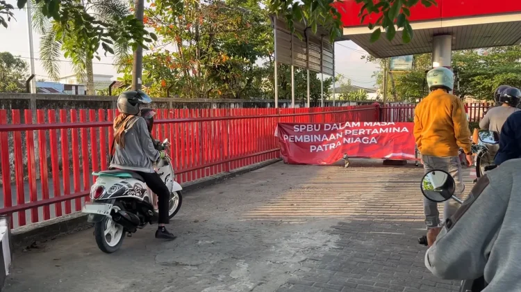 Jalur Pertalite SPBU A. Yani Km 5 Tutup, Pengendara Terpaksa Putar Balik