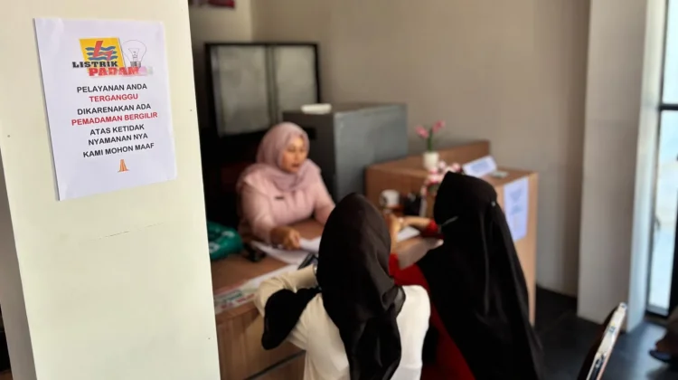 Listrik Padam, Layanan Disdukcapil Lumpuh! Warga Banjarmasin Pulang Kecewa