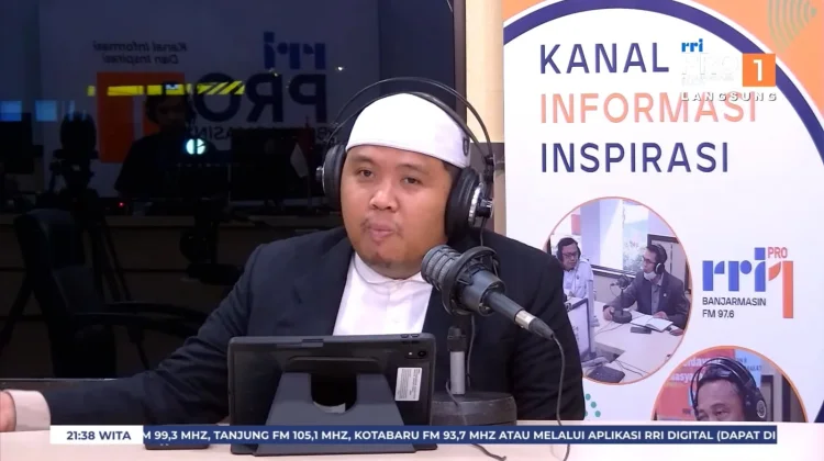 Teladani Ulama, Isi Waktu dengan Ilmu dan Amal