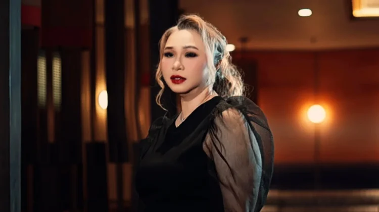 Ria Resty Fauzy Rilis “Rindu yang Menyiksa” di Momen 40 Tahun Berkarya