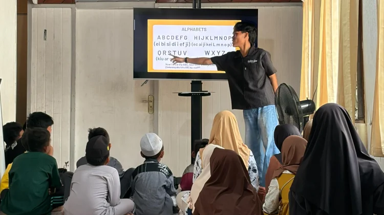 Banua Mengajar Gelar Kelas Bahasa Inggris Gratis untuk Anak Panti
