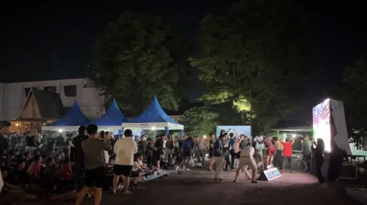 Argentina Menang Dramatis, Suporter Nobar di TVRI Kalsel Rayakan Kemenangan