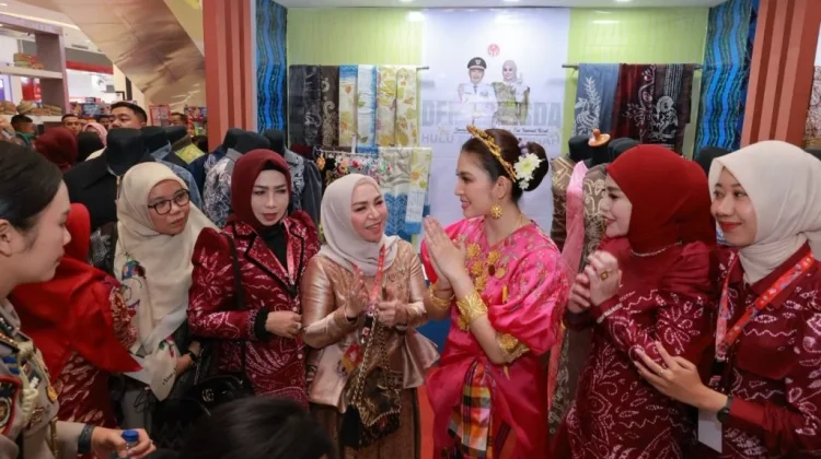 Dekranasda Kalsel Promosikan Produk UMKM Banua di HUT ke-46 Dekranas