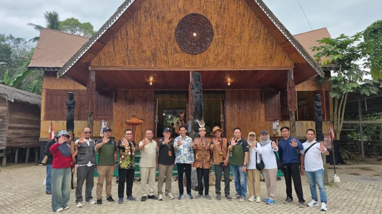 Nor Fajeri Hadiri Ritual Adat Mesiwah Pare Gumboh Dayak Deah
