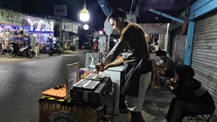 Rasa Penasaran Jadi Inspirasi Usaha Kue Balok Lumer Haji Ancau