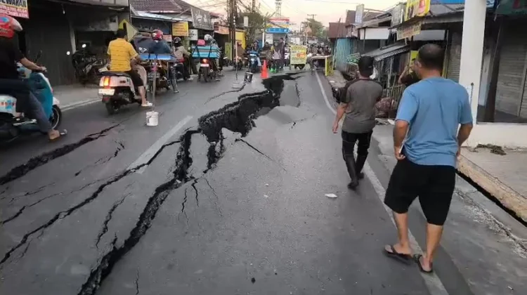 Pembebasan Lahan Kunci Solusi Permanen Jalan Martapura Lama yang Kerap Ambles