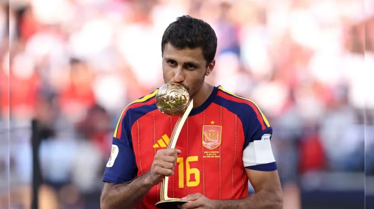 Bawa Spanyol Juara, Rodri Raih Bola Emas FIFA 2026