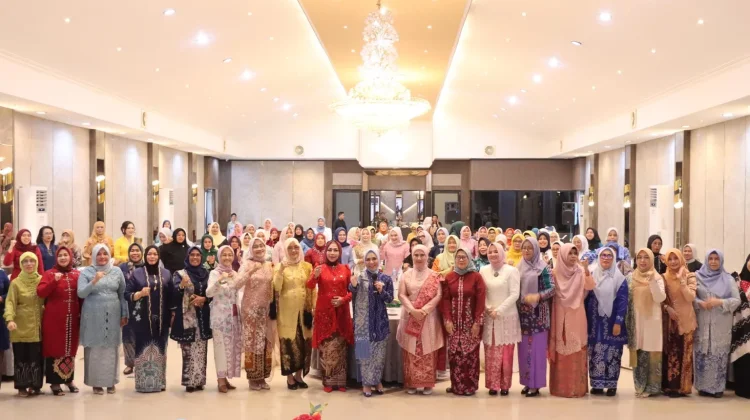 TP PKK dan Dekranasda Kalsel Peringati Hari Kebaya Nasional