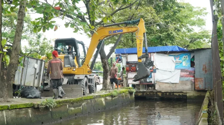 Mumpung Kemarau, Pemko Banjarmasin ‘Gas’ Pengerukan Sungai