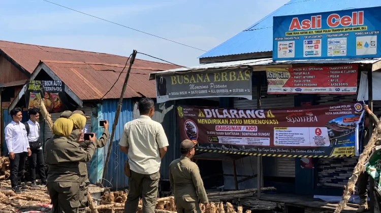 Jalan Ambles Sungai Lulut, Satpol PP Larang Warga Renovasi di Bantaran Sungai