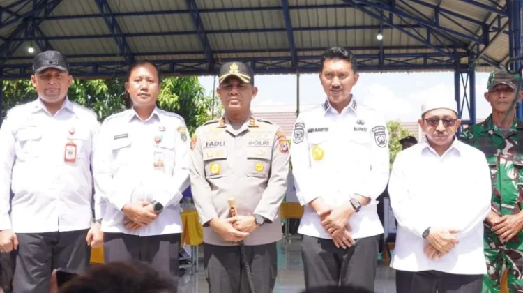 Bupati Banjar Tinjau Pilkades Serentak, Pastikan Berjalan Aman dan Lancar