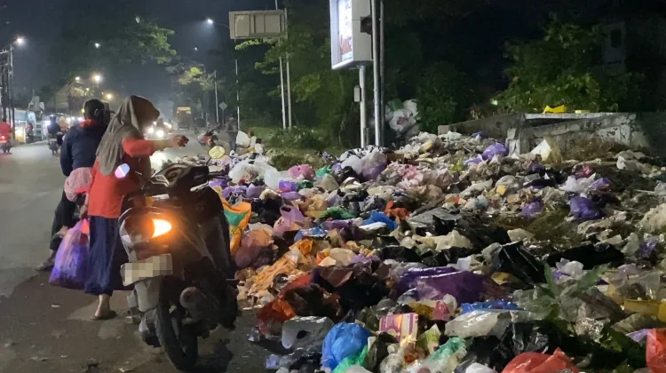 Sempat Meluber, Pengangkutan Sampah di TPS Jafri Zamzam Berangsur Normal