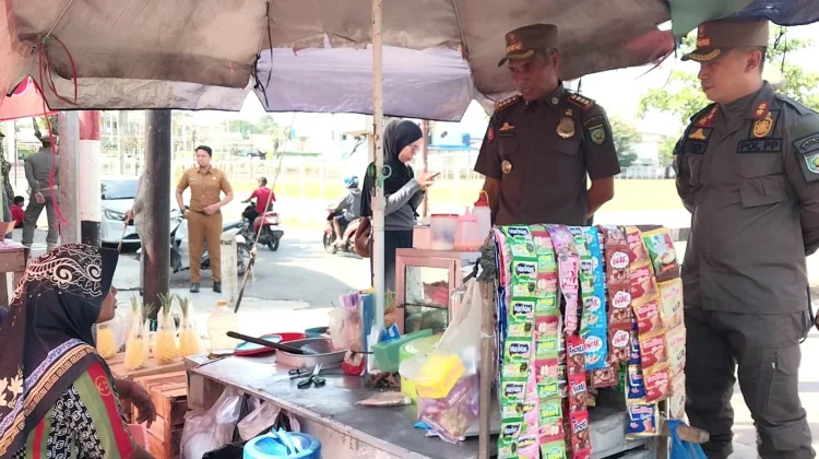 Jaga Ketertiban Pasar, Satpol PP Balangan Ajak Pedagang Tertib