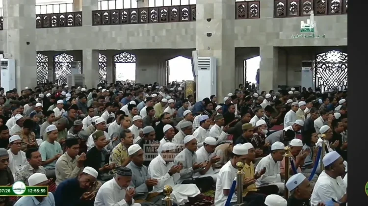 Khotbah Jumat Ajak Jemaah Manfaatkan Sisa Umur dengan Amal Saleh